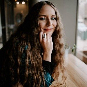 Meet your Posher, Hope